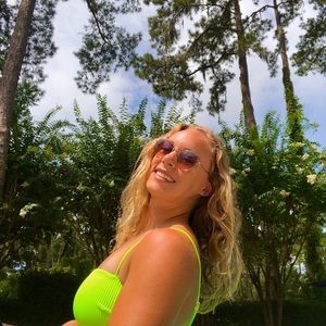 Meet your Posher, Lindsey